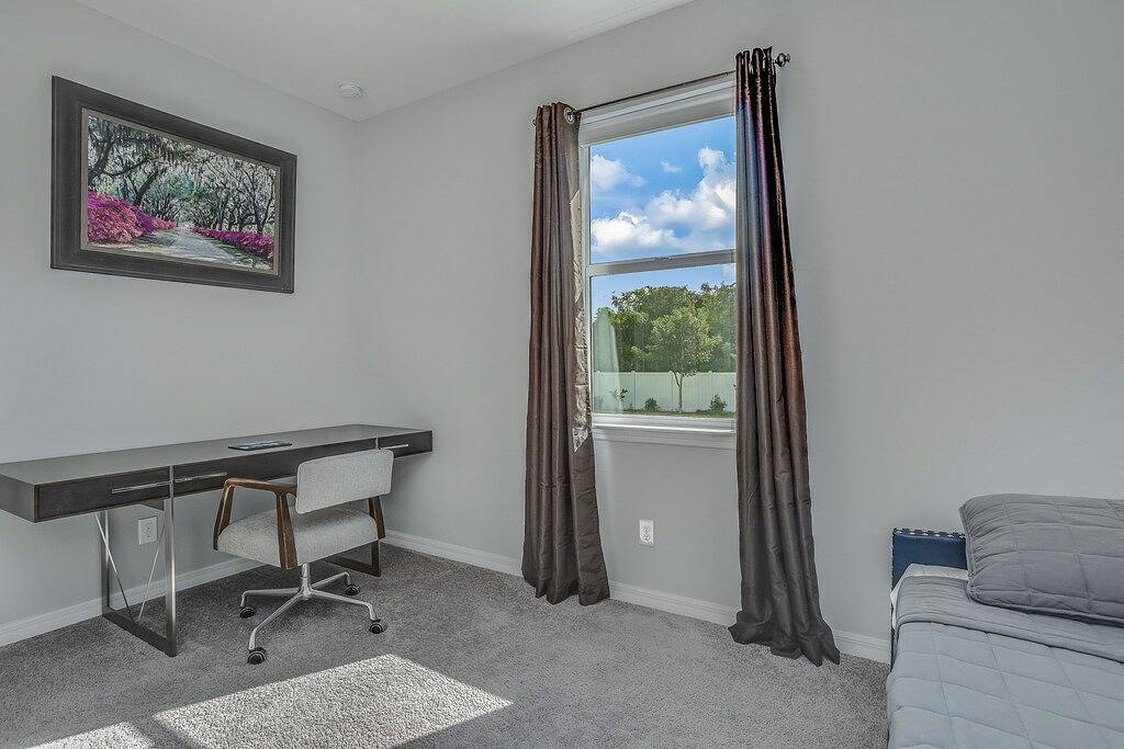 Contemporary Getaway with an Enclosed Yard, Fast Wifi, & Furnished Lanai in Imperial Bonita Estates MHP, Bonita Springs