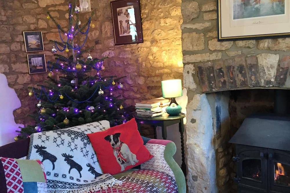 Traditional Cotswold Stone Cottage, Winchcombe, Cotswolds Way. in Winchcombe, Gloucestershire