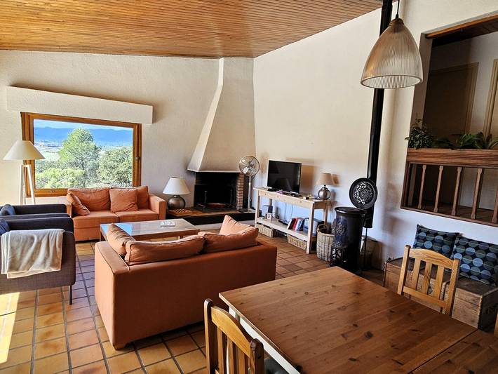 Location de vacances pour 6 personnes, avec jardin et piscine, adapté aux familles à Pierrerue - 2