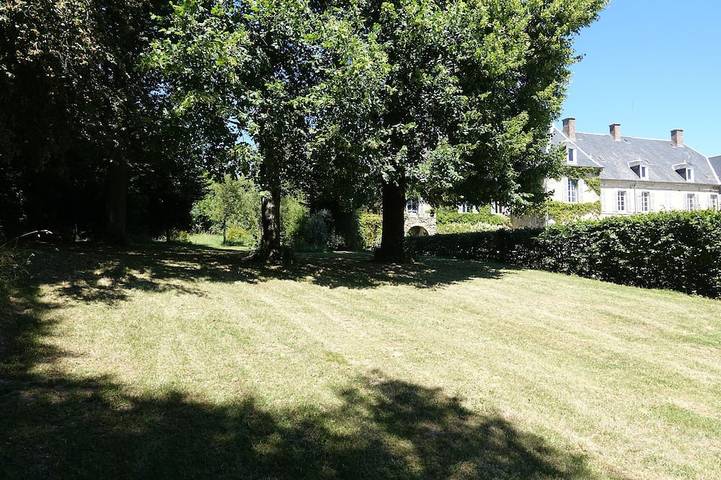 Chateau in Creuse with large swimming pool in Dontreix, Aubusson und Umgebung