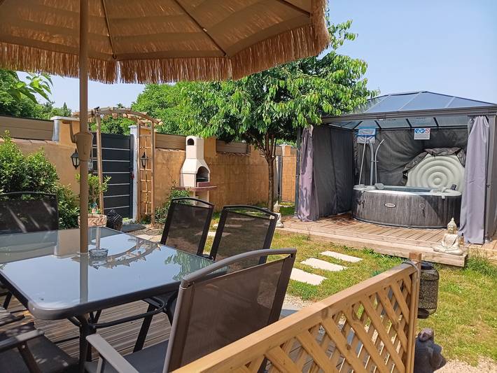 Ferienhaus für 6 Personen, mit Garten und Whirlpool - 1