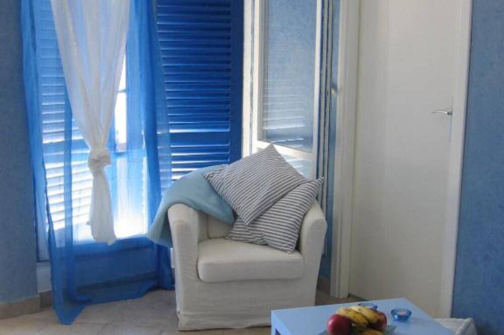 Ganze Wohnung, Apartments Mediterraneo Blues - Two bedroom apartment with sea view (Lavanda) in Dalmatinische Inseln