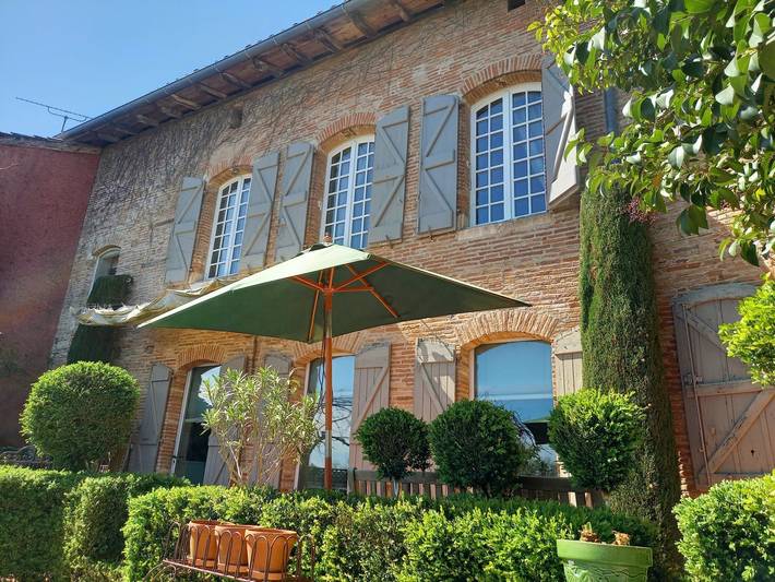Chambre d’hôte pour 2 personnes, avec Jardin et Piscine à Ambres