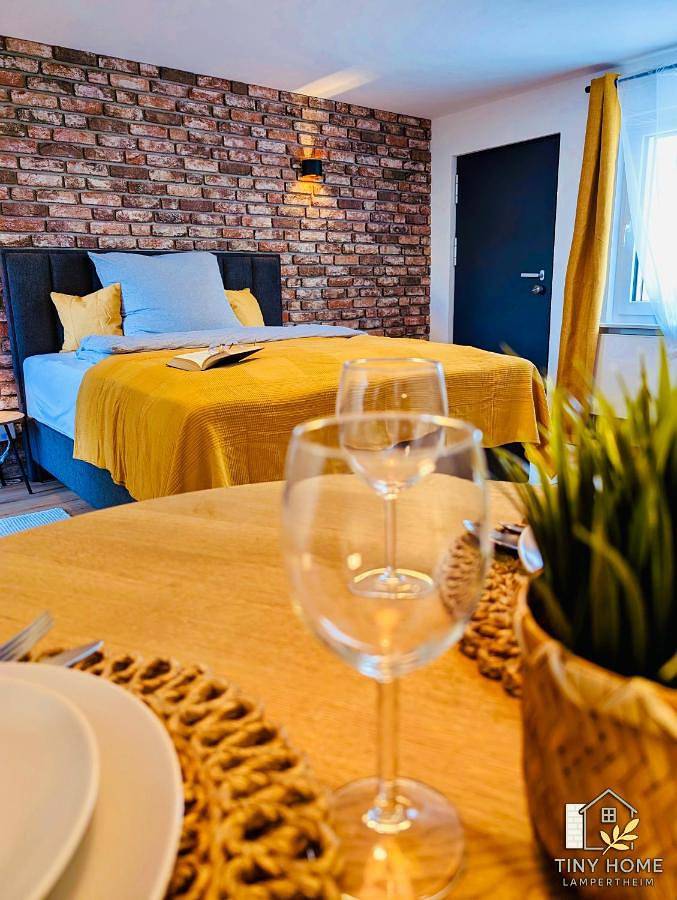 Ganze Wohnung, One-Bedroom Apartment in Lampertheim, Bergstraße