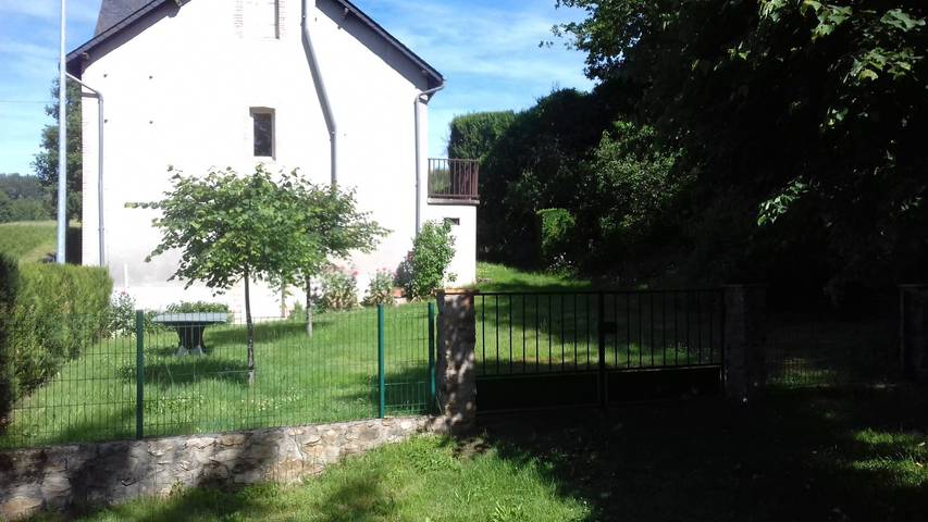 Gîte pour 8 personnes, avec terrasse et jardin, animaux acceptés
