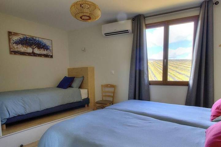 Location de vacances pour 6 personnes, avec Jardin à Lantignié - 3