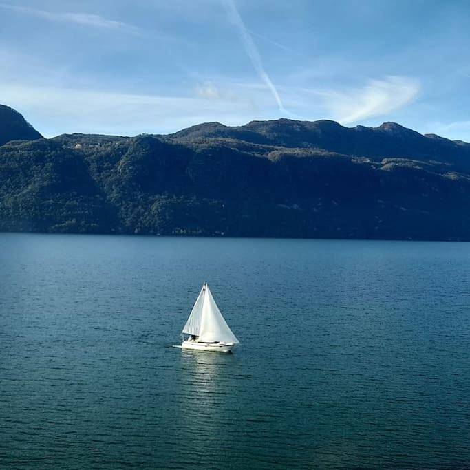 Appartement entier, Apartment with Lake View in Tresserve, Région de Chambéry