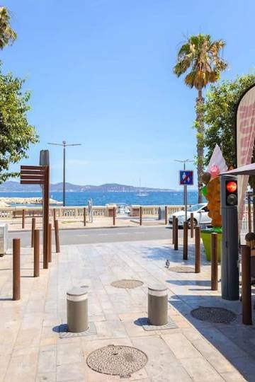 Gîte pour 4 personnes, avec terrasse dans Office de Tourisme de la Ciotat