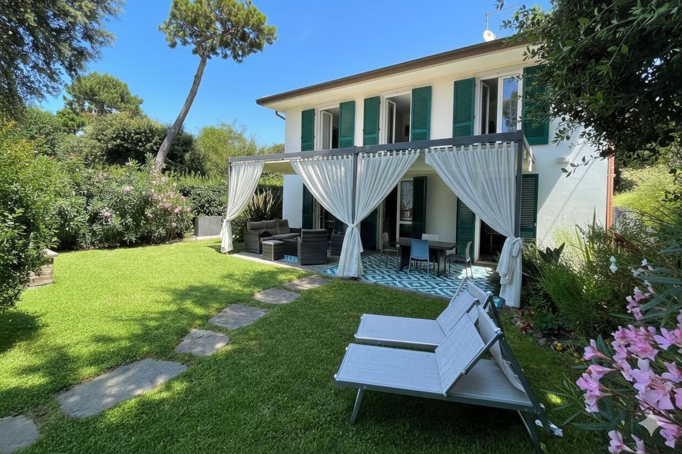 Villa voor 10 Personen in Massa, Versilia