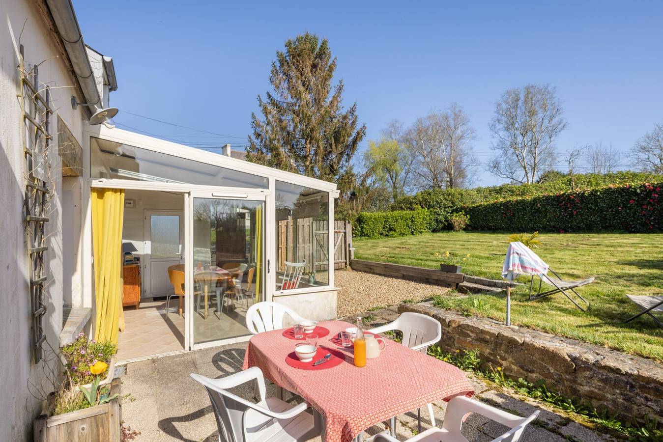 Ferienhaus 'Le Jardin De Léonie' mit Privater Terrasse, Privatem Garten und Wlan in Ergué-Gabéric, Quimper und Umgebung