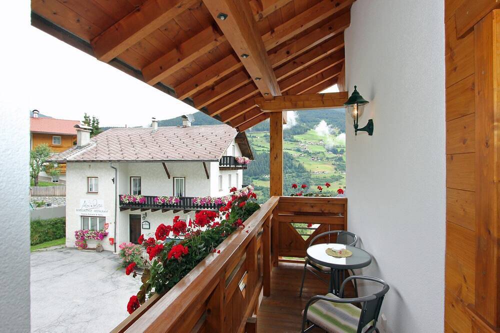 Entire apartment, Apartment in Hochgallmigg near Ski Lift in Fließ, Tyrolean Upperland Region