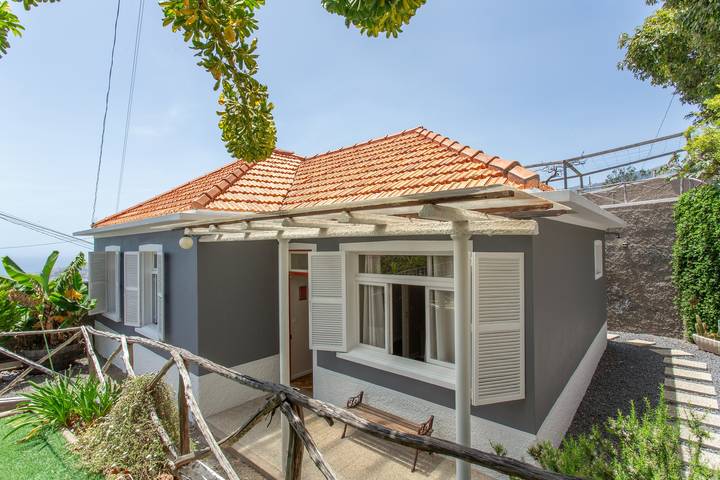 Holiday home for 7 people, with Balcony and Garden in Madeira