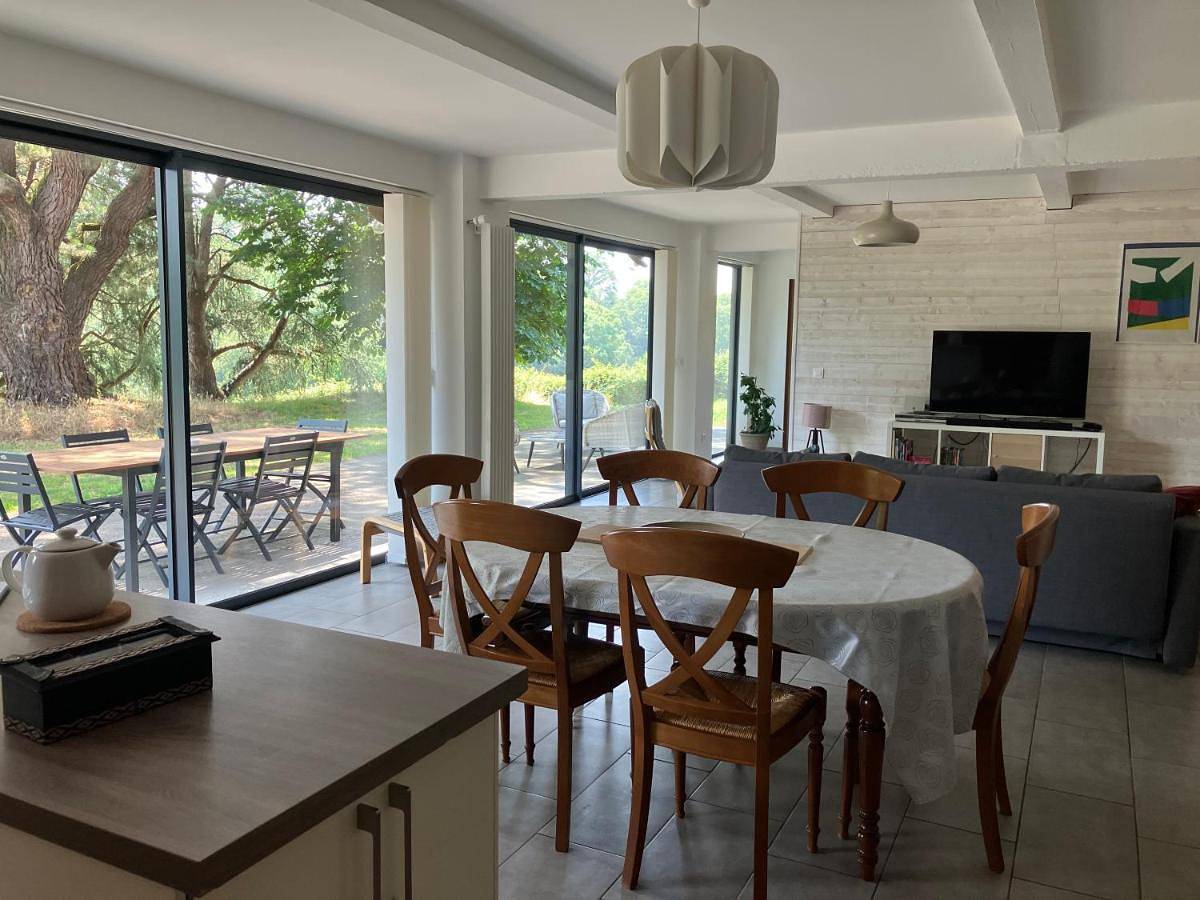 Three-Bedroom House in Le Longeron, Région de Cholet