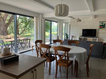 Gîte pour 9 personnes, avec jardin et vue à Le Longeron