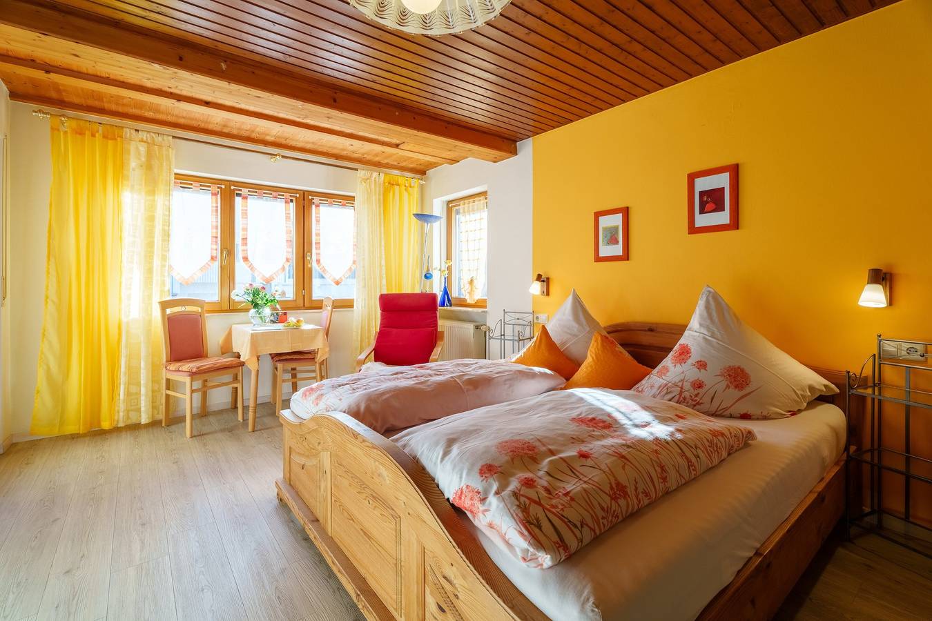 Ganze Wohnung, Apartment 'Liebesnest' mit Gemeinschaftsterrasse, Garten und Wlan in Oberharmersbach, Mittlerer Schwarzwald