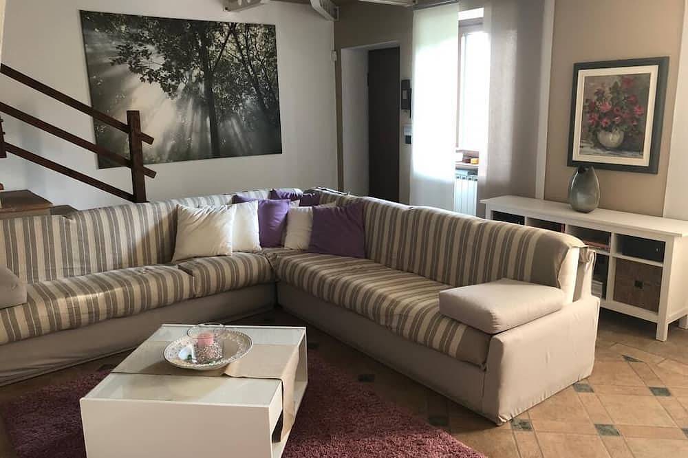 Villa familiar a estrenar en La Morra in La Morra (Italia), Langhe