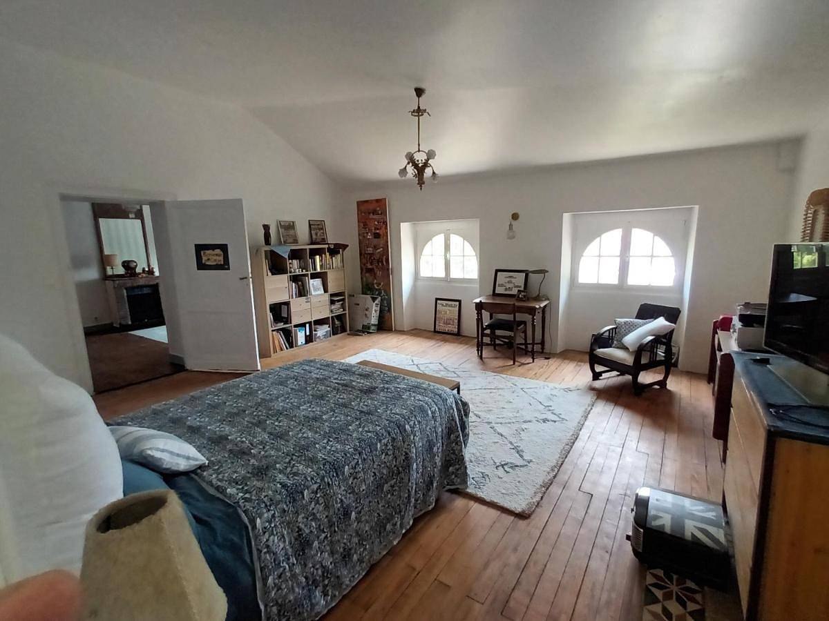 Villa Séquoia - Belle chambre Sdb privée et petit salon in Bazas, Région de Langon