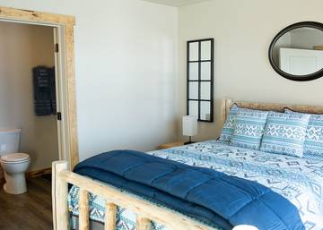 Log Cabin for 5 Guests in Routt National Forest, Wyoming, Picture 1