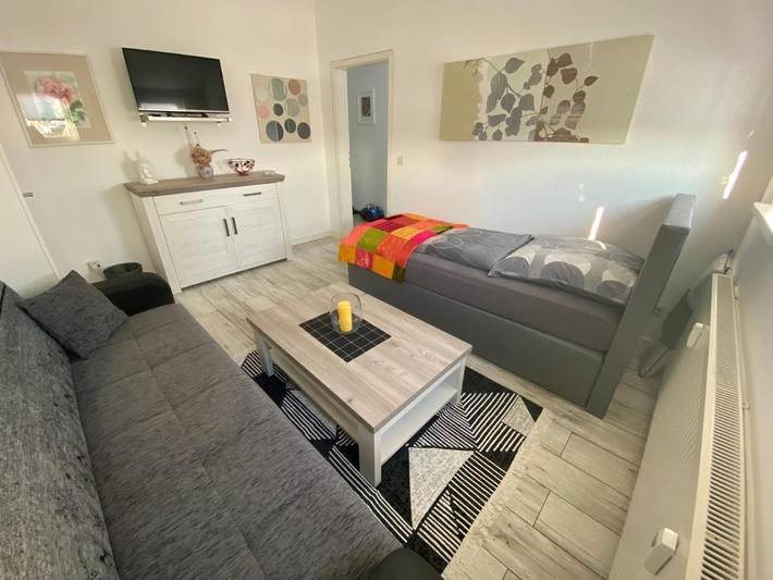 Ferienwohnung für 3 Personen, mit Garten und Ausblick in Borna