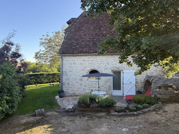 Holiday Home “L'oustal De Lo Philomène” with Private Terrace, Garden & Wi-Fi in Issendolus, Quercy