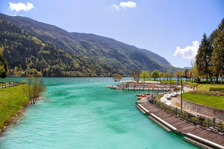 Gîte pour 6 personnes, avec vue ainsi que terrasse et vue sur le lac à Molveno - 4