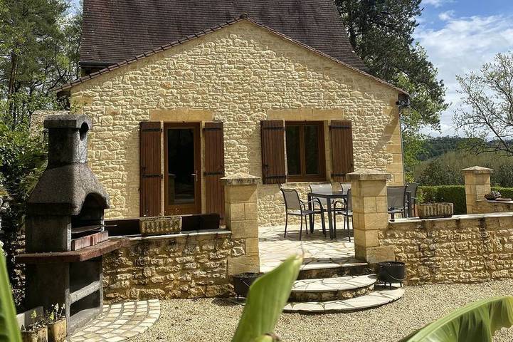Location de vacances pour 7 personnes, avec jardin et balcon à Beynac-et-Cazenac