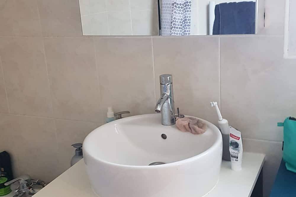 Appartement entier, Appartement Duplex avec très grande terrasse à 5 min à pied de la gare de Juvisy in Juvisy-sur-Orge, Essonne