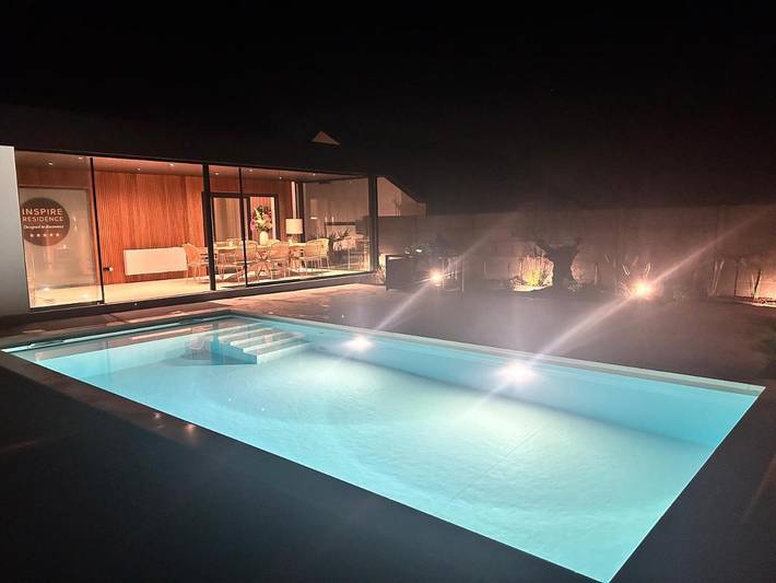Vakantiehuis voor 10 personen, with Whirlpool and Terras as well as Tuin and Zwembad in Tongeren
