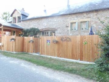 Gîte pour 6 personnes, avec jardin à Anost