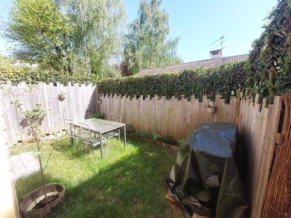 Chambre privée avec Jardin in Les Ulis, Essonne