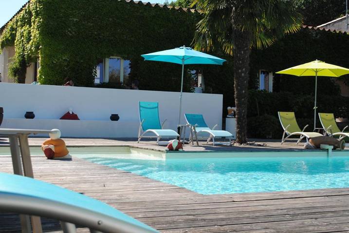 Location de vacances pour 2 personnes, avec piscine et vue ainsi que sauna et jardin dans Montlegun - 2