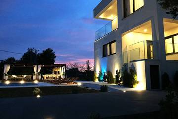 Villa für 7 Personen, mit Terrasse und Garten in Marina