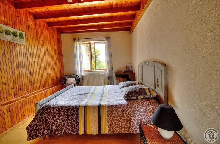 Gîte pour 3 personnes, avec terrasse dans Deux-Grosnes - 4