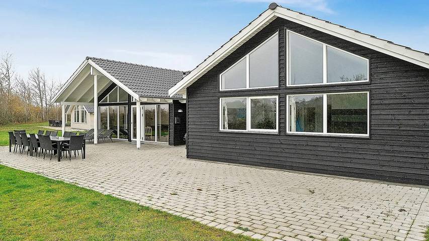 Ferienhaus für 17 Personen, mit Whirlpool und Terrasse sowie Pool und Sauna in Olpenitz - 3