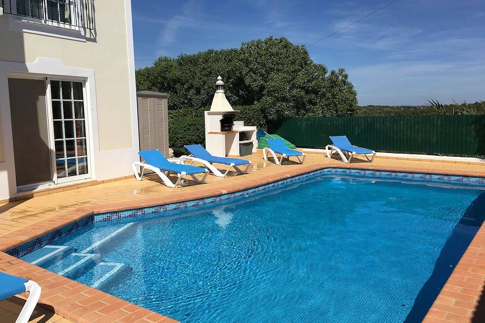 En imponerende villa med privat basseng, aircondition, omfattende hager + gratis Wifi in Ferragudo, Faro-distriktet