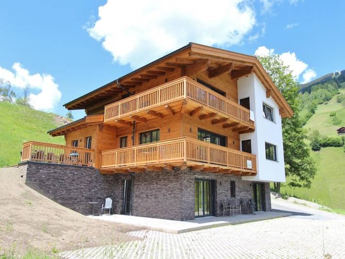 Chalet für 10 Personen, mit Sauna und Garten sowie Balkon in Saalbach