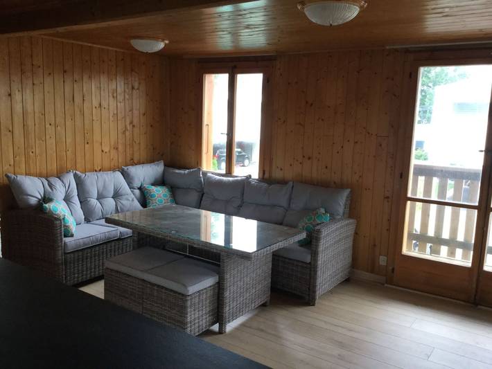 Chalet in der Nähe des Sees 3 Minuten zu Fuß entfernt in Chevroux (Waadt), Lake Neuchâtel