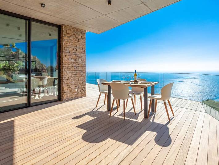 Gîte pour 11 personnes, avec jardin et terrasse