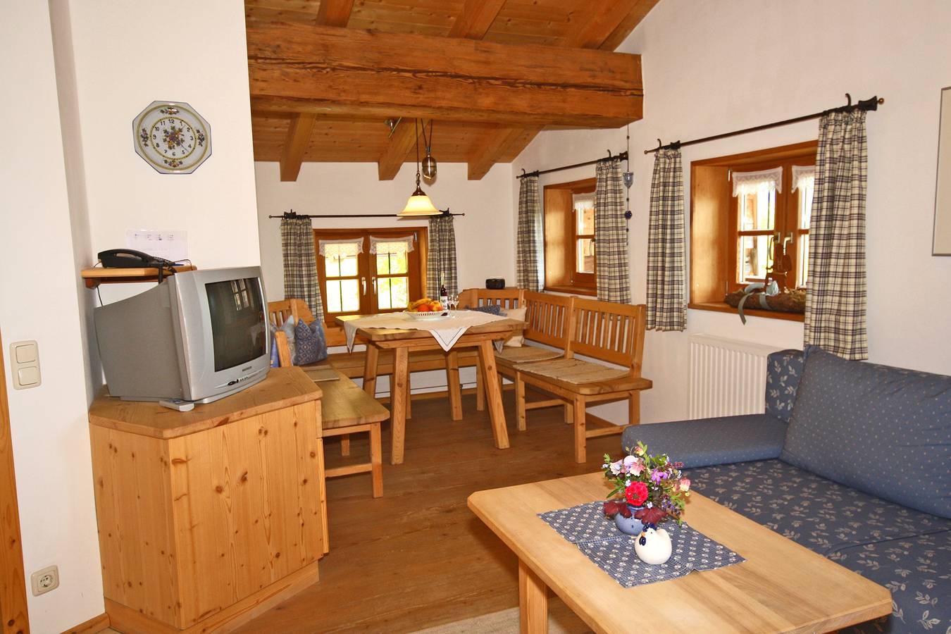 Bergbauernhof Simmerl - Holiday flat Geigelstein 60 sqm with two bedrooms and balcony in Aschau im Chiemgau, Bavarian Alps
