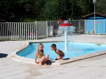 Camping pour 6 Personnes dans Thiviers, Périgord Vert, Photo 3