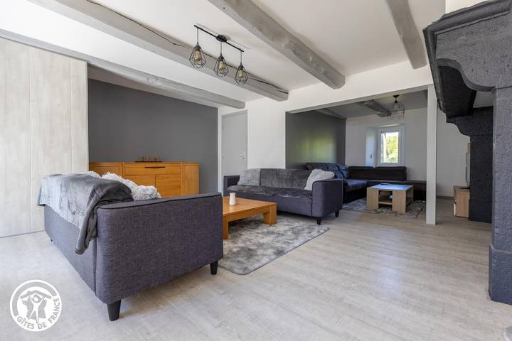 Gîte pour 12 personnes, avec jardin dans Perpezat - 3