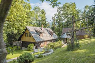 Lodge für 10 Personen, mit Ausblick und Sauna sowie Garten, kinderfreundlich in Slowenien
