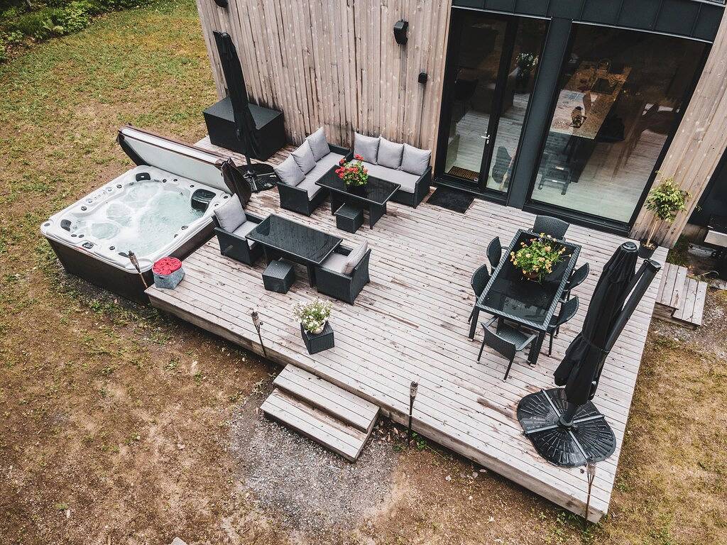 Luxurious Heaven Lodge Tremblant-4 Bdrs w/ Hottub in La Conception, Québec