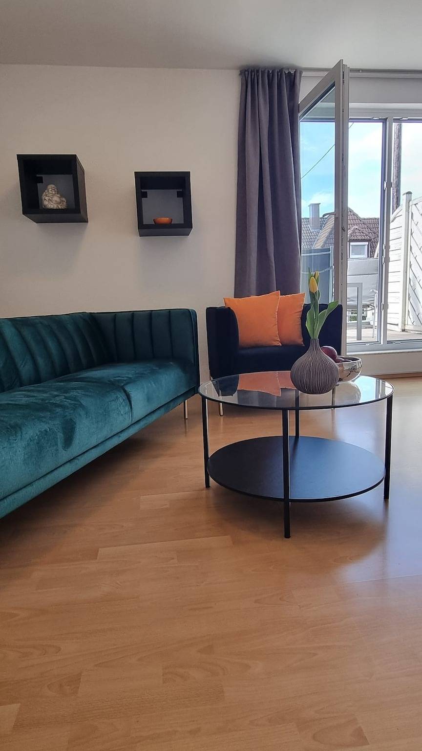 Geheel vakantieappartement, Citynahe Ferienwohnung für 3 Personen I Wlan I Parkplatz in Bezirk Halberg, Saarbrücken
