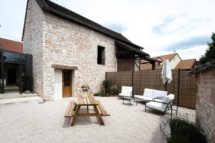 Gîte pour 6 personnes, avec terrasse et jardin