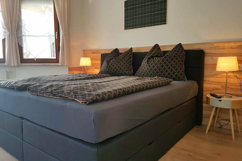 Geräumige schöne Ferienwohnung mit Balkon, Kamin & Sauna für 6 bis 12 Personen ! in Flattach, Bezirk Spittal an der Drau