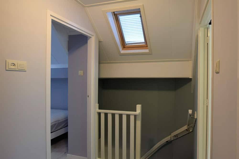 Rijtjeshuis nabij het strand van Katwijk en het centrum in Katwijk, Nederlandse Noordzeekust