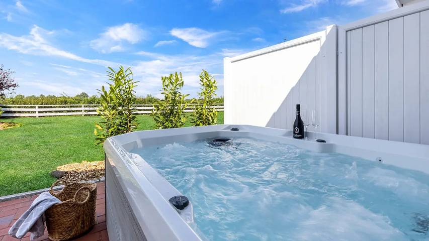 Ferienhaus für 5 Personen, mit Terrasse und Pool sowie Garten und Sauna