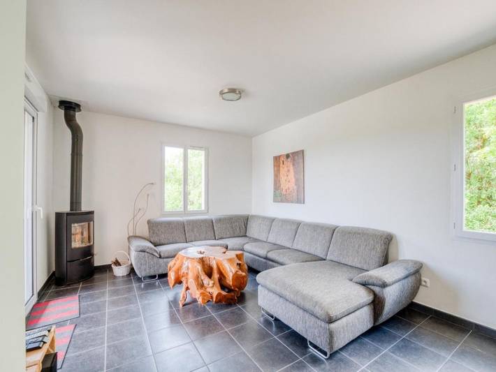 Location de vacances pour 6 personnes, avec piscine ainsi que terrasse et jardin à Sainte-Foy-de-Longas - 2