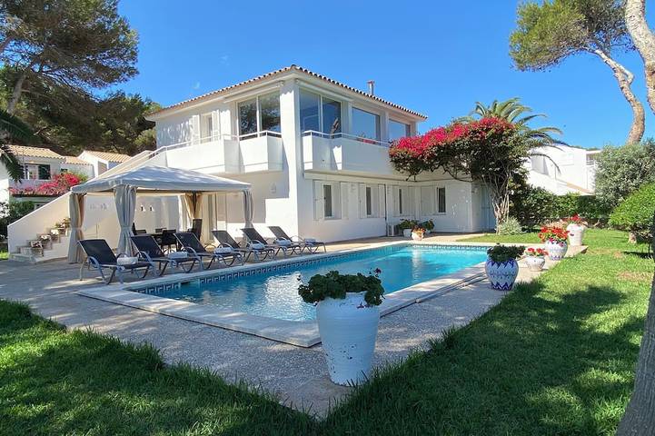 Location de vacances pour 8 personnes, avec jardin et balcon dans Son Xoriguer